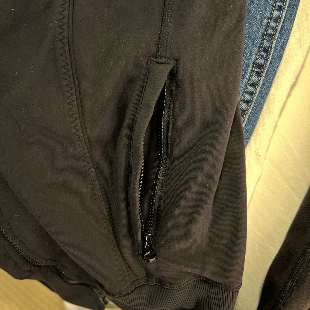 Lululemon Jacket - Picture 4 of 5